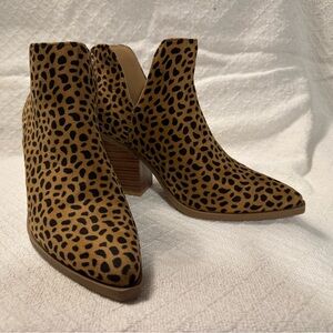 BAMBOO Cheetah Print Ankle Booties